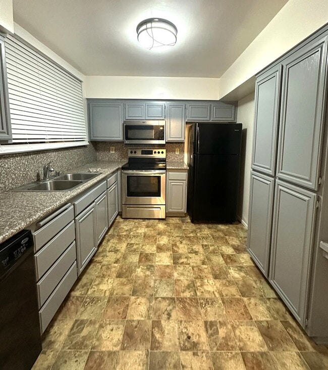 Photo - Luxurious 2 Bedroom, 2 Bath Condo in the Heart of Prime Hollywood
