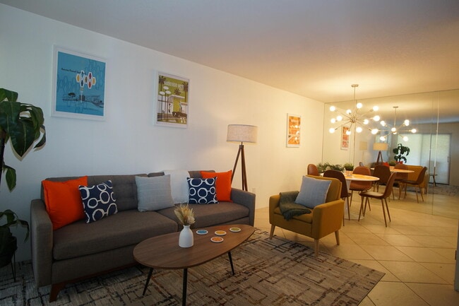 Building Photo - 2801 Los Felices Cir E Unit D 102