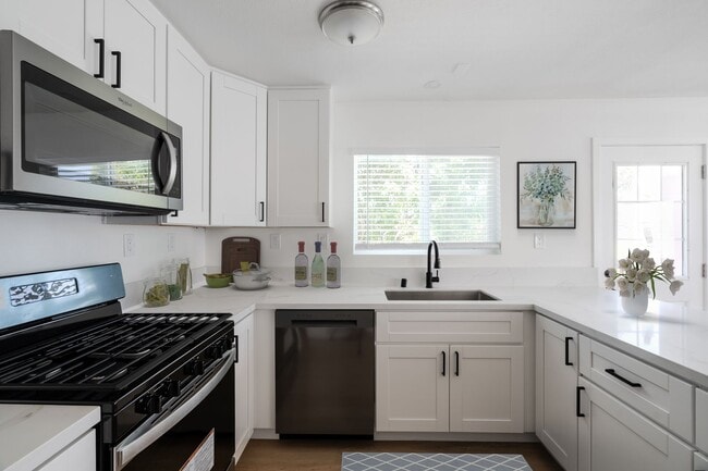 Photo - 5191 Alumni Pl