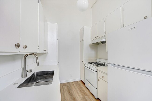 Photo - 3415 McLaughlin Ave Unit 208