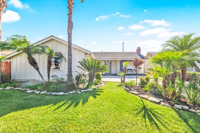 Building Photo - Charming 3-Bedroom, 2-Bathroom Home in Prime North Huntington Beach Location