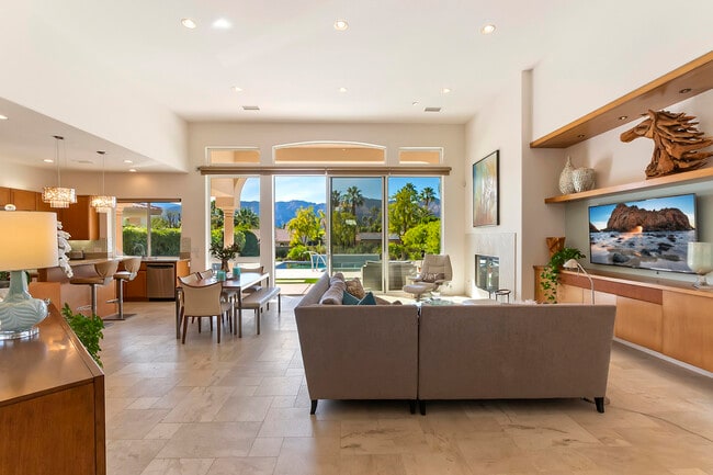 Photo - 79055 Mission Dr W