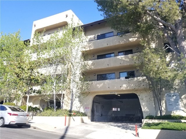 Building Photo - 10982 Roebling Ave Unit 415