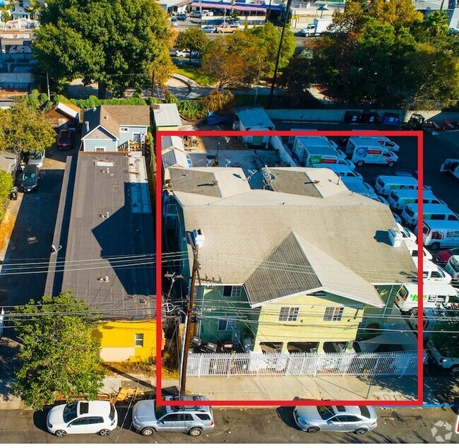 Building Photo - 1824 1/2 Arapahoe S Unit 1824 South Arapahoe Rental