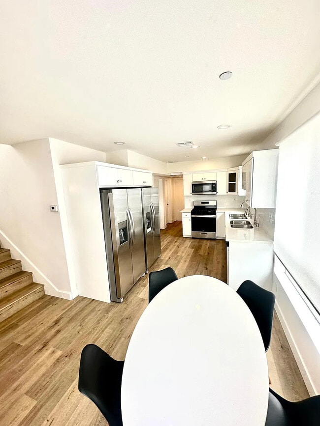 Building Photo - 1543 W 37th Pl Rental