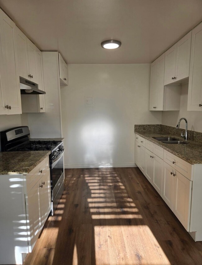 Photo - 2480 Montrose Ave Apartment Unit 7