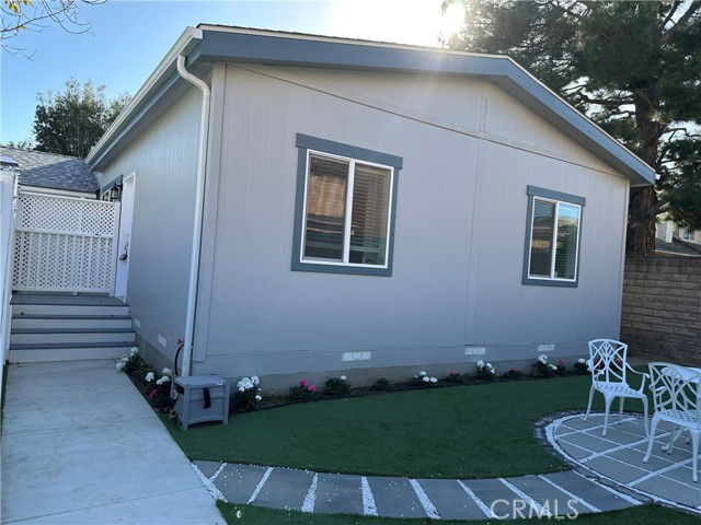 Building Photo - 7317 Kelvin Ave