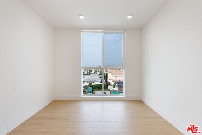 Photo - 8561 Belmont St Unit 6