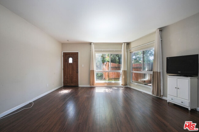 Photo - 5401 W Olympic Blvd Unit 1