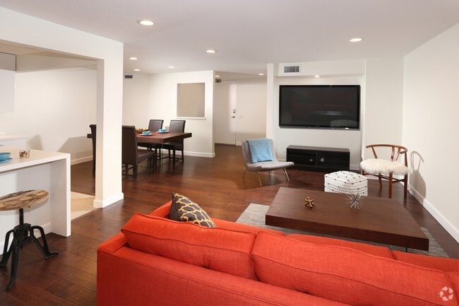 Building Photo - 750 S Spaulding Ave Unit Spaulding Rental