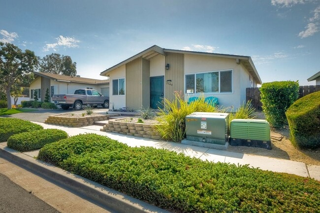Photo - 55 yrs Plus ONLY Community! Lovely and Breathtaking 2 Bed 2 Bath unit in Oceanside