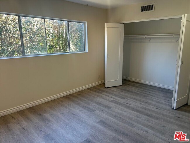 Photo - 1440 Reeves St Unit 105