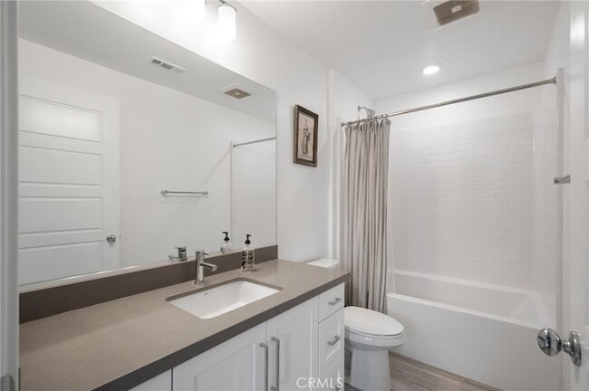 Photo - 279 Dockside Ln