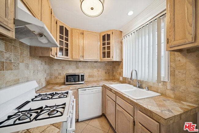 Photo - 710 Westmount Dr Unit A