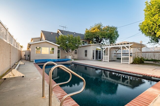 Photo - 5 Bedroom 3 Bathroom Single House in Los Alamitos CA 90720!!