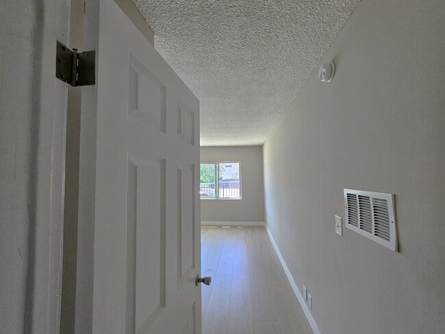 Photo - 13535 Victory Blvd Apartments