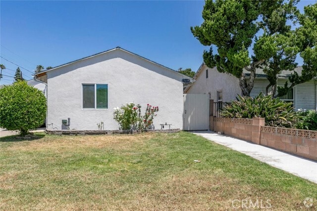 Building Photo - 17237 Kingsbury St Rental