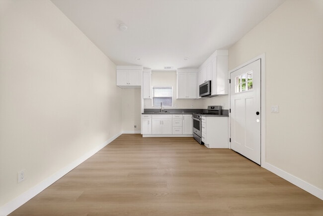 Photo - 3200 Weldon Ave