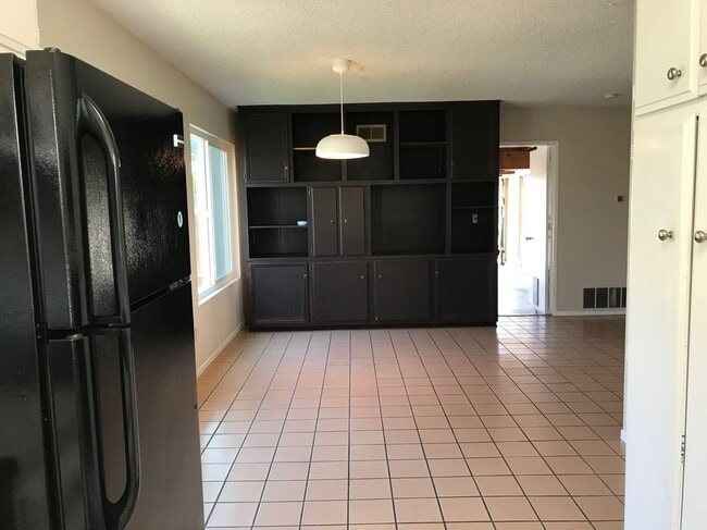 Photo - 4592 Benhurst Ave