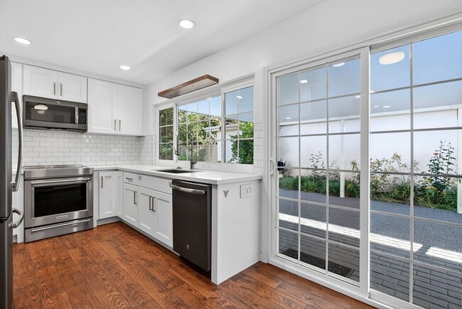 Photo - Sought After Wimbledon Village Home