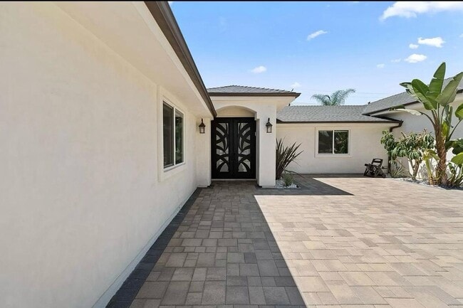 Photo - 6243 Berquist Ave