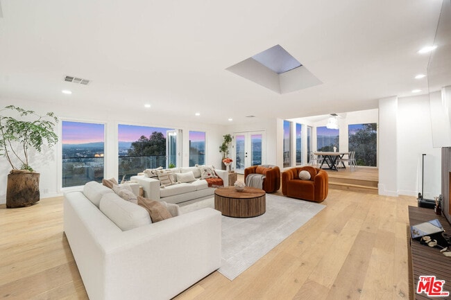 Photo - 3541 Multiview Dr