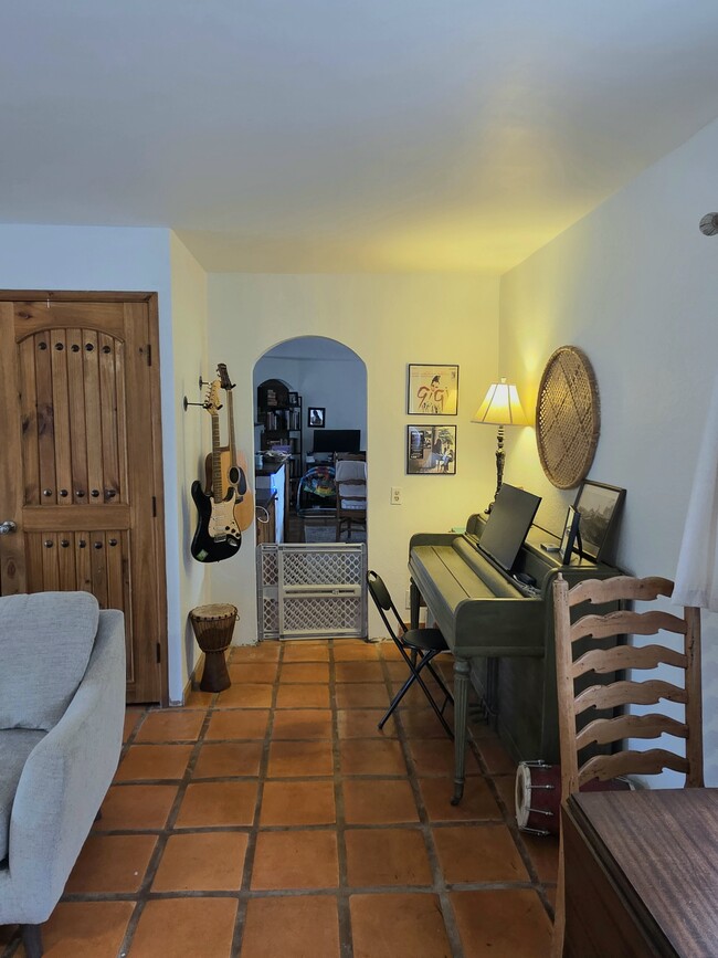 Photo - 2029 Willow Glen Rd