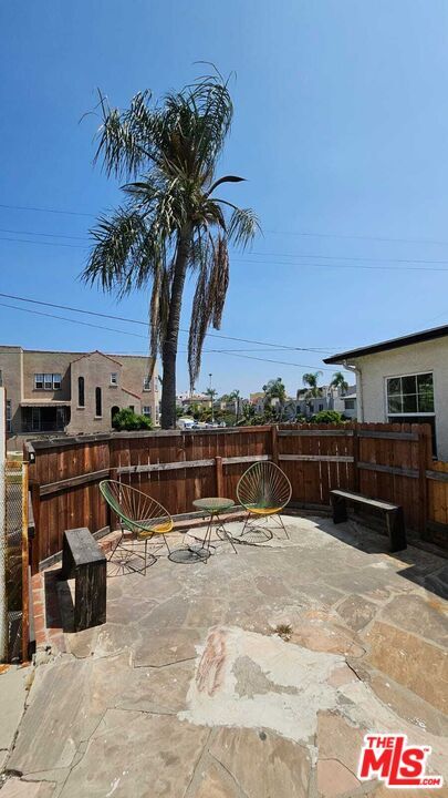 Building Photo - 2615 Edgehill Dr Rental