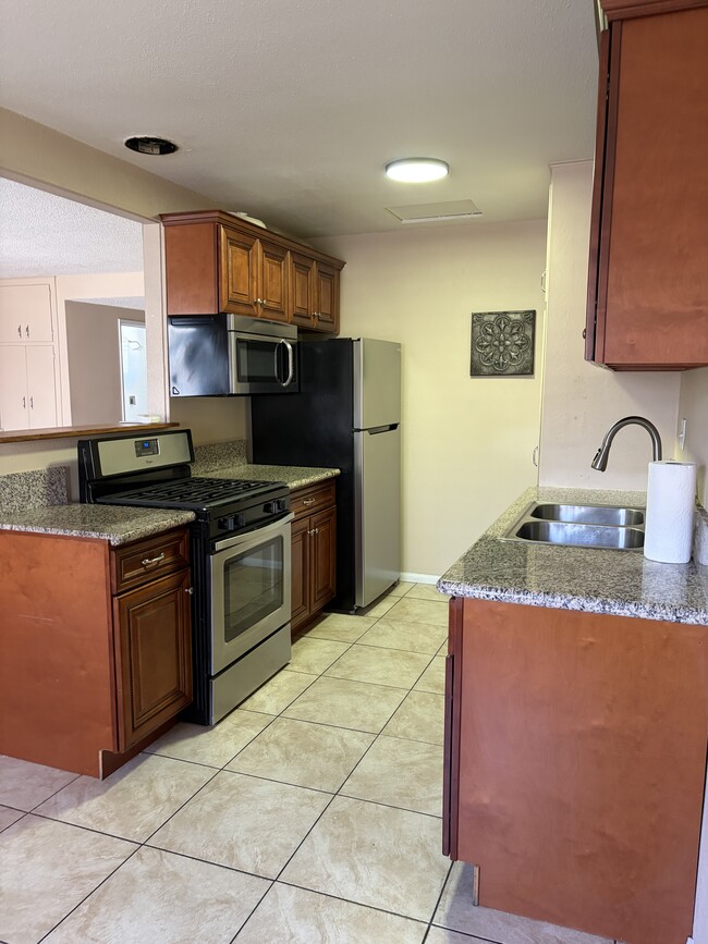 Building Photo - 375 Vernon Drive Unit B