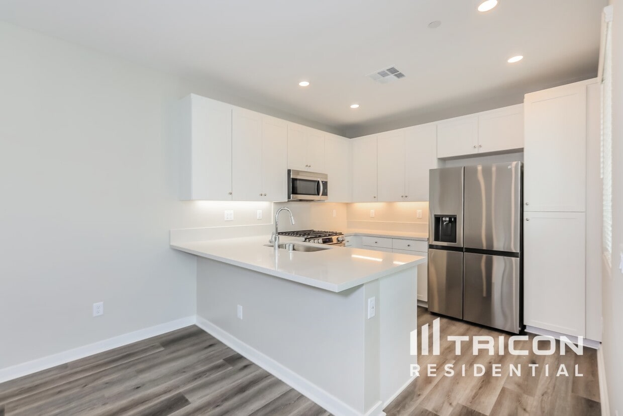 3D Tour - 31729 Luther Dr