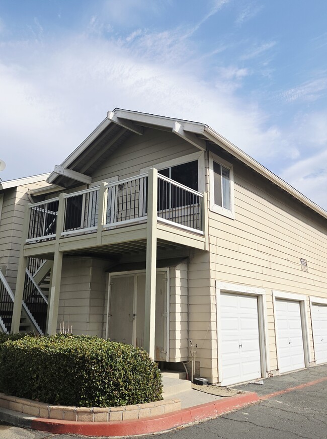 Building Photo - Walnut Drive.