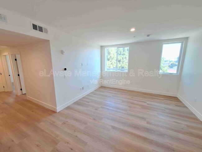 Building Photo - 16136 Devonshire St Unit 204