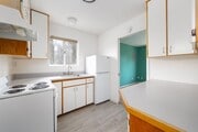 Photo - Beautiful Detached 1 Bedroom Home in Lakeside!