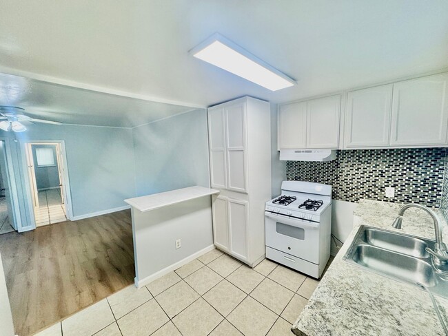 Building Photo - LB1409 (OWNER APPROVAL) Unit 1409