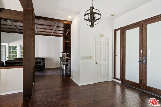 Photo - 1478 Sunset Plaza Dr