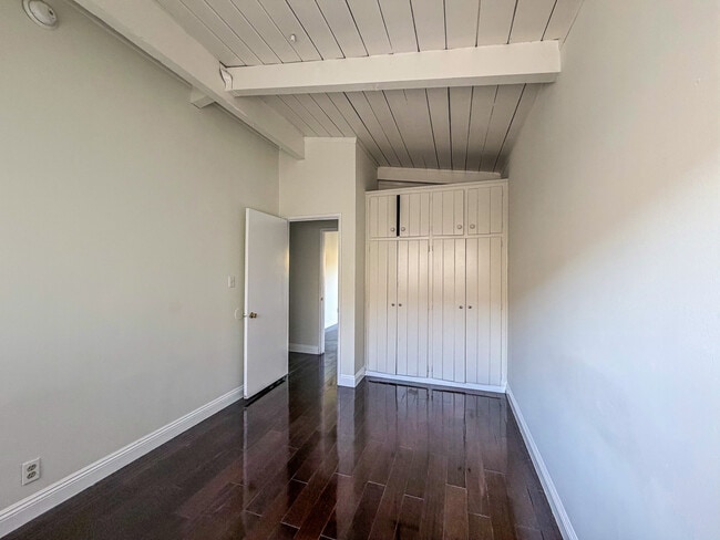 1 Bedroom / Closet - 243 1/2 S Church Ln Unit 243 1/2