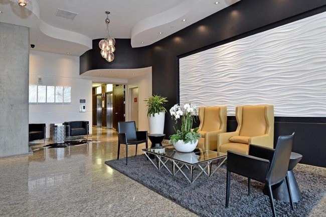 Photo - 1080 Park Blvd