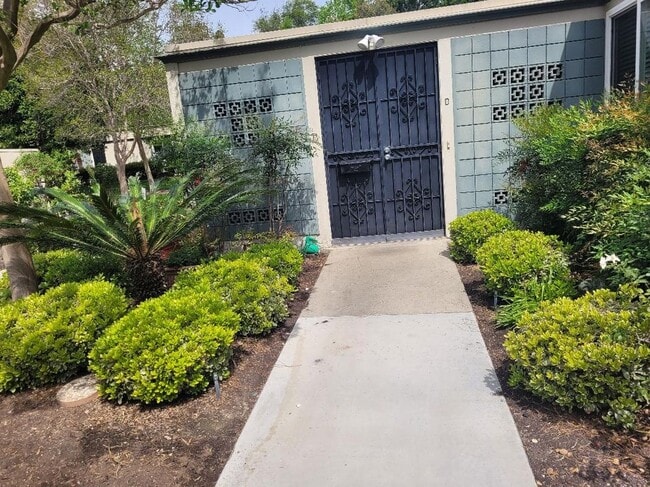 Building Photo - 158 Avenida Majorca