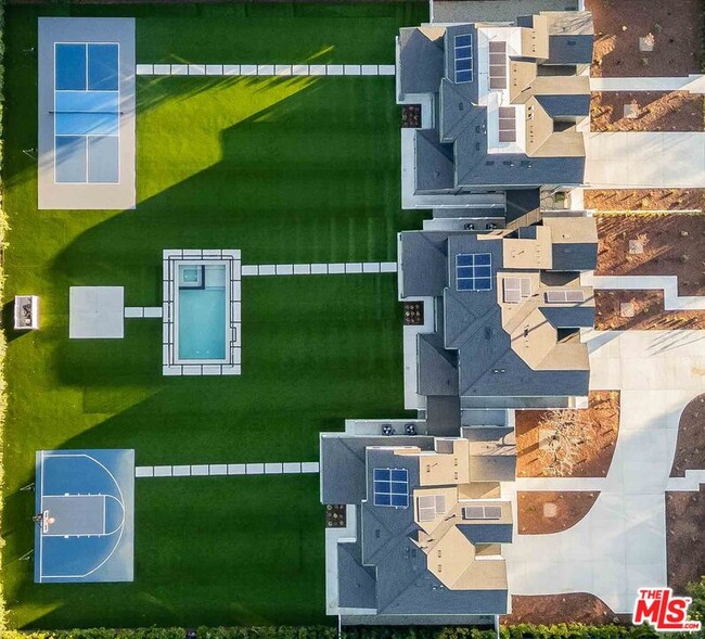 Photo - 8670 Encino Ave