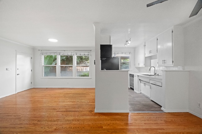 Photo - 2001 Beachwood Dr Unit 10