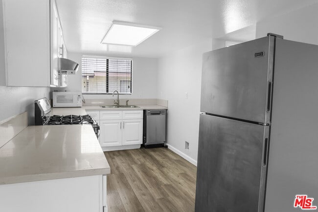 Photo - 620 W Hyde Park Blvd Unit 209