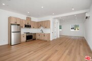 Photo - 726 Robinson St