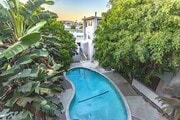Photo - The New Yorker Apartments