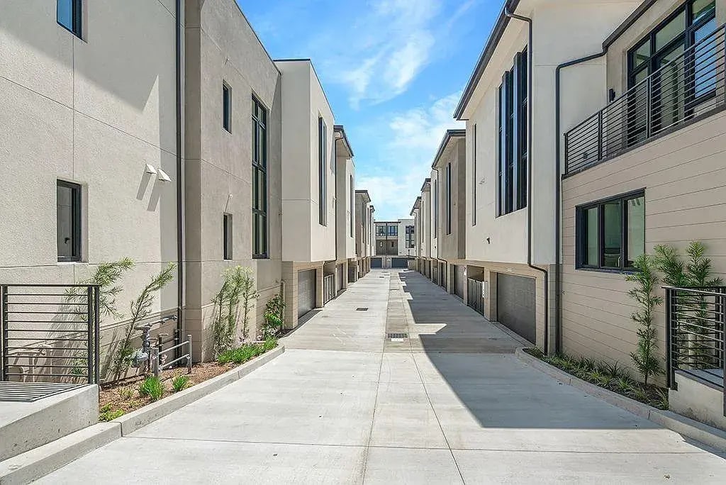Photo - 501 N Santa Anita Ave