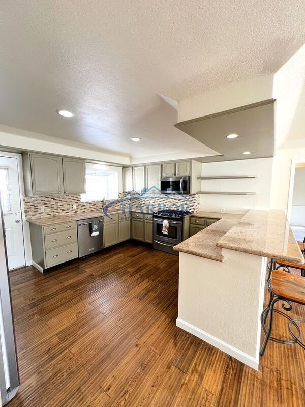 Photo - 5933 Dagwood Ave Unit 5933