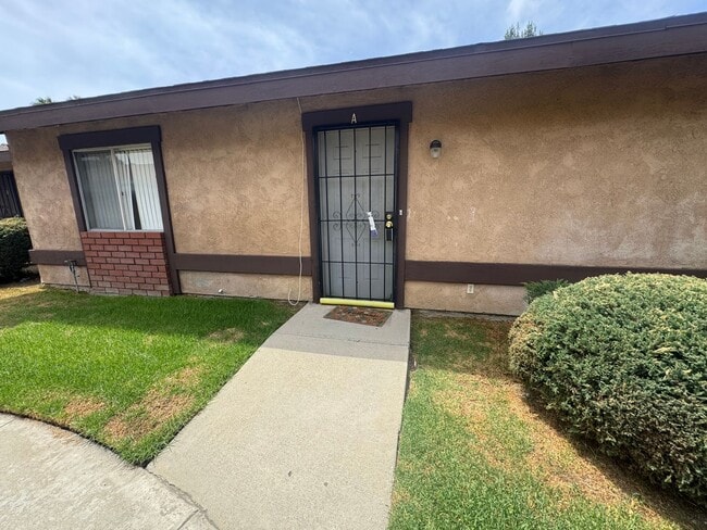 Building Photo - 533 Montecito Ave Unit A