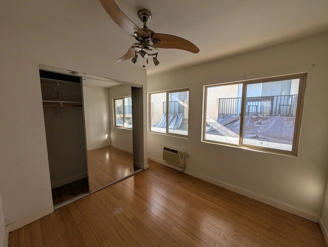 Photo - 1915 Grace Ave Unit 3
