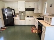 Photo - 3 Bedroom 2 Bath Well Kept Traditional Hom... House