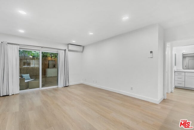 Photo - 9005 Cynthia St Unit 116