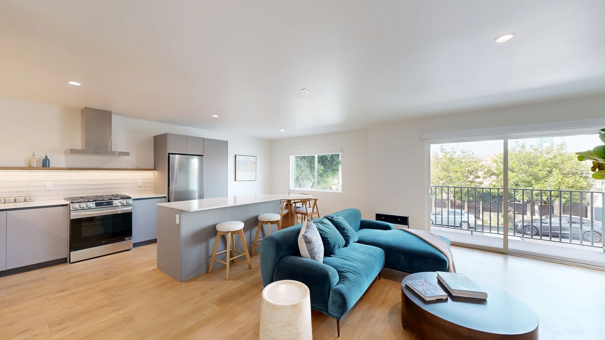 3D Tour - 1422 Tamarind Ave